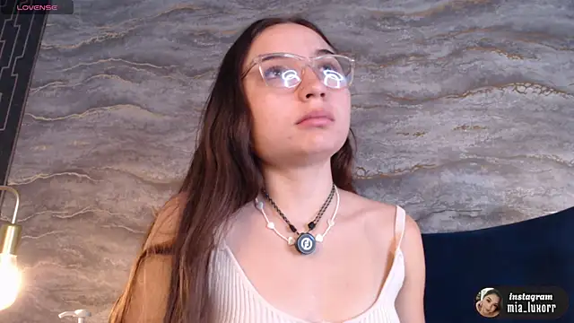 Snapshot of Mia_Luxor chatting on July 9, 12:09 pm Mia Luxor online show from July 9, 12:09 pm