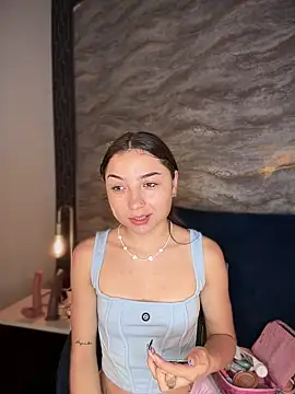Snapshot of Mia_Luxor chatting on July 11, 11:46 am Mia Luxor online show from July 11, 11:46 am