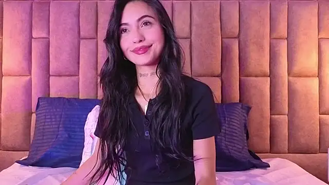BrianaJhons19 online show from July 25, 8:06 pm