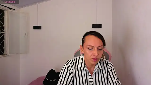 Snapshot of Ivonne_ferrer__ chatting on December 2, 3:12 am Ivonne ferrer online show from December 2, 3:12 am