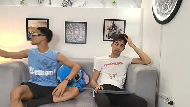 Snapshot of BIG_COCKS chatting on December 16, 7:35 am BIG COCKS online show from December 16, 7:35 am