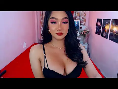 Snapshot of UrScreenGoddess chatting on June 3, 12:13 am UrScreenGoddess online show from June 3, 12:13 am