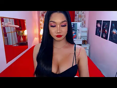Snapshot of UrScreenGoddess chatting on July 28, 11:17 am UrScreenGoddess online show from July 28, 11:17 am