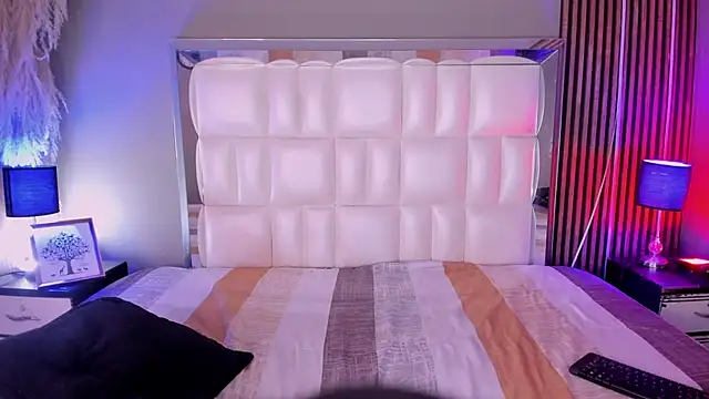 xCharlotte 20 online show from March 13, 8:37 pm