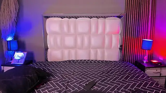 xCharlotte 20 online show from March 15, 8:48 pm