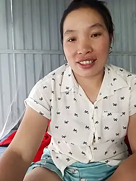 Evelyn-n online show from May 5, 5:15 am