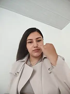 Julia-Blair online show from May 1, 4:44 pm