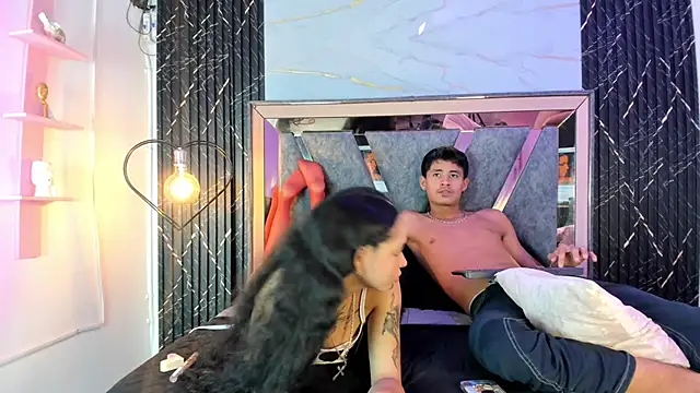 Snapshot of aaron_and_alahya chatting on December 5, 2:53 am aaron and alahya online show from December 5, 2:53 am