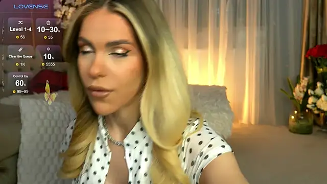 ChloeVelvetx online show from March 3, 9:42 pm