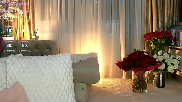 Snapshot of ChloeVelvetx chatting on June 24, 8:19 pm ChloeVelvetx online show from June 24, 8:19 pm