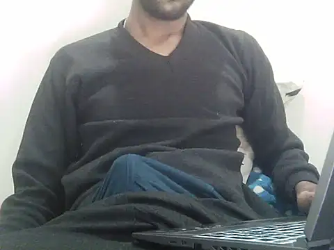 Snapshot of kalalund-up chatting on December 5, 6:48 pm kalalund-up online show from December 5, 6:48 pm