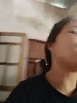 Snapshot of Pretty-haert chatting on July 7, 8:18 am Pretty-haert online show from July 7, 8:18 am