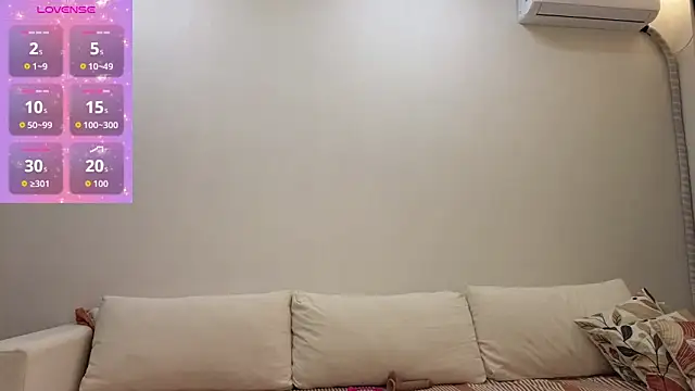 emiliblanc online show from December 14, 8:02 pm