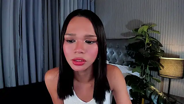 Snapshot of asianpetiteprincess chatting on June 27, 8:58 pm asianpetiteprincess online show from June 27, 8:58 pm