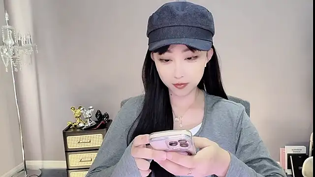 Miahave online show from December 16, 1:43 am