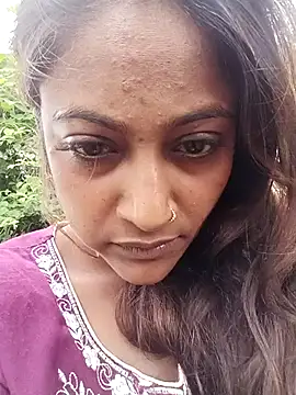 dusky diva d online show from August 4, 4:37 am