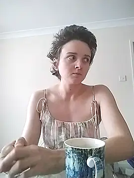 Amy01112 online show from April 29, 6:25 pm