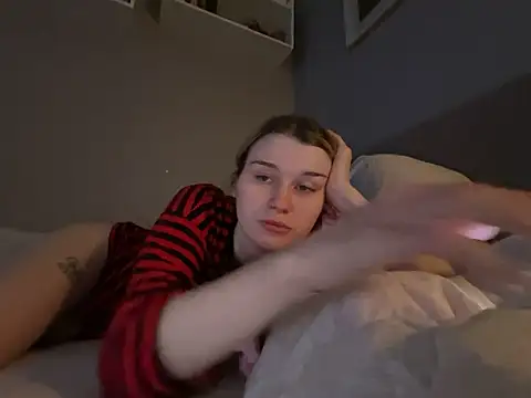 Snapshot of givemepleasing chatting on January 11, 7:24 am givemepleasing online show from January 11, 7:24 am