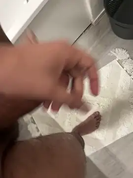 Snapshot of grosqueue3838 chatting on November 30, 4:22 pm grosqueue3838 online show from November 30, 4:22 pm