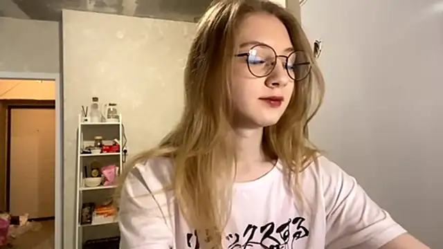 Snapshot of MargyDejong chatting on December 4, 6:16 pm MargyDejong online show from December 4, 6:16 pm