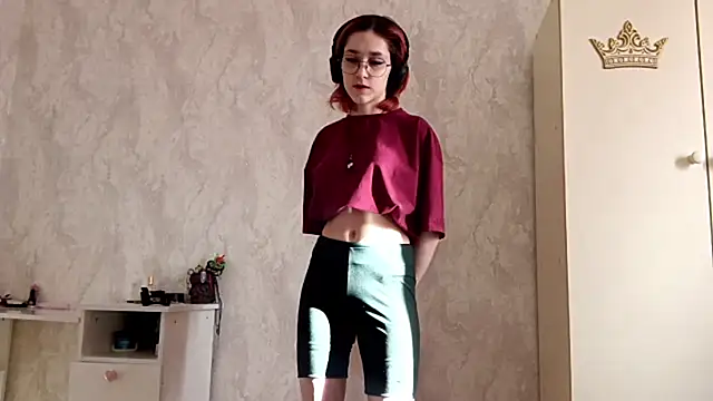 Snapshot of LinaWatter chatting on December 15, 8:51 am LinaWatter online show from December 15, 8:51 am