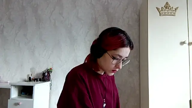 Snapshot of LinaWatter chatting on December 16, 8:30 am LinaWatter online show from December 16, 8:30 am