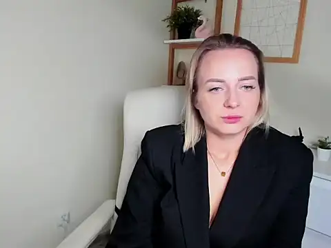 Snapshot of Karenblond chatting on December 2, 6:41 am Karenblond online show from December 2, 6:41 am