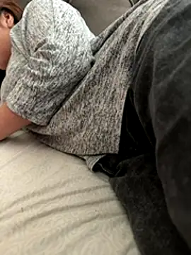 Snapshot of celeste103139 chatting on December 17, 7:31 pm celeste103139 online show from December 17, 7:31 pm