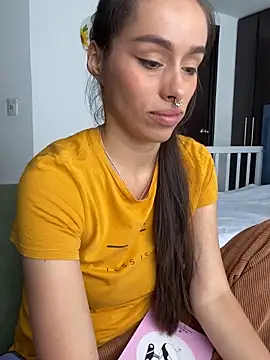 Snapshot of saraarchbould chatting on December 19, 1:51 pm saraarchbould online show from December 19, 1:51 pm