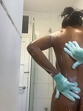 Snapshot of BellaRosex_x chatting on March 5, 12:12 pm BellaRosex x online show from March 5, 12:12 pm