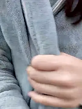 gatitachula93 online show from February 7, 3:27 pm