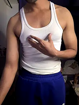 Snapshot of fitboy_xxx chatting on December 3, 8:29 pm fitboy xxx online show from December 3, 8:29 pm