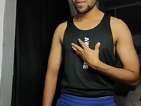 Snapshot of fitboy_xxx chatting on December 13, 10:15 pm fitboy xxx online show from December 13, 10:15 pm