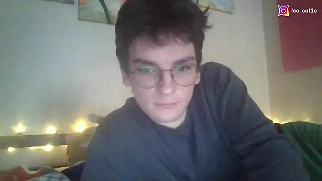 Snapshot of leo_cutie chatting on April 11, 4:50 am leo cutie online show from April 11, 4:50 am