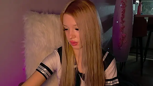 Snapshot of lana_parker chatting on December 15, 1:15 pm lana parker online show from December 15, 1:15 pm