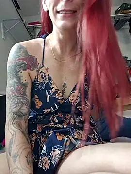 Snapshot of poleslut69 chatting on July 28, 3:21 pm poleslut69 online show from July 28, 3:21 pm