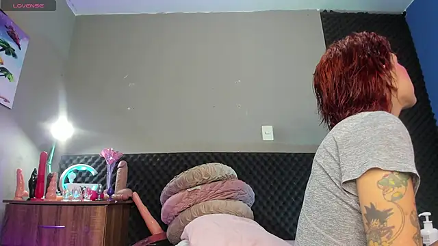 Snapshot of Shadia_Squirt chatting on June 13, 7:23 pm Shadia Squirt online show from June 13, 7:23 pm