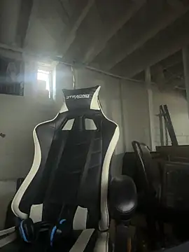 DkAuxier1 online show from December 15, 6:56 pm