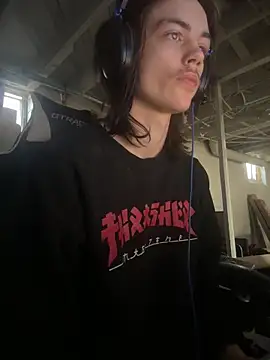 DkAuxier1 online show from December 18, 8:26 pm