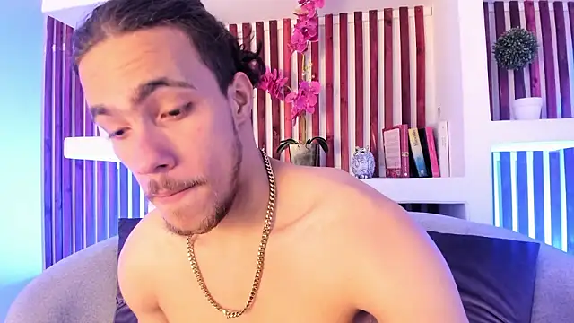 PatrickS25 online show from February 17, 5:37 am