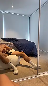 Snapshot of TheDomTop chatting on December 5, 3:04 am TheDomTop online show from December 5, 3:04 am