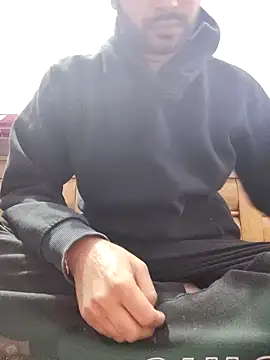 Snapshot of AlphaAura460 chatting on December 5, 2:42 am AlphaAura460 online show from December 5, 2:42 am