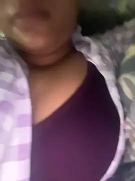 Snapshot of poojababydoll chatting on July 27, 8:32 am poojababydoll online show from July 27, 8:32 am