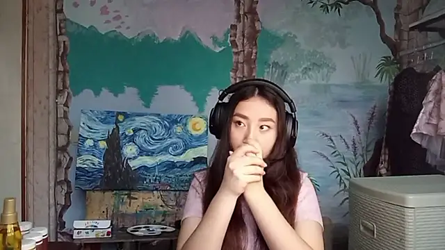 Snapshot of Sofiaherexo chatting on December 16, 11:15 am Sofiaherexo online show from December 16, 11:15 am