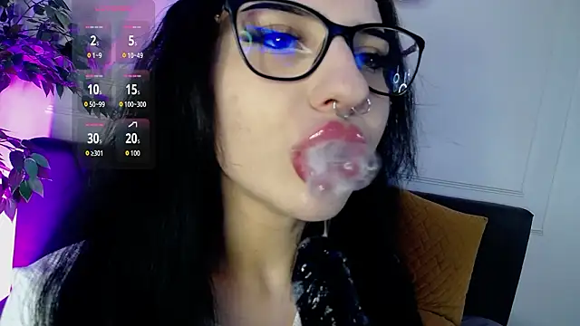 Snapshot of RavenFoxxy chatting on March 10, 6:29 am RavenFoxxy online show from March 10, 6:29 am