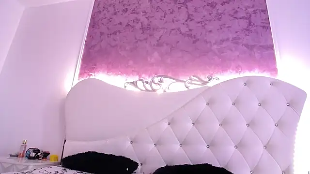 Snapshot of RavenFoxxy chatting on May 21, 5:58 am RavenFoxxy online show from May 21, 5:58 am
