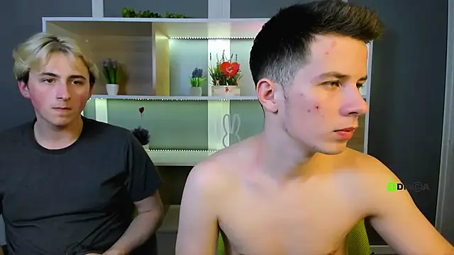 leo valor online show from February 24, 7:45 pm