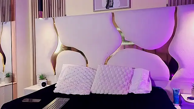 Snapshot of HannyJones chatting on December 16, 12:10 pm HannyJones online show from December 16, 12:10 pm