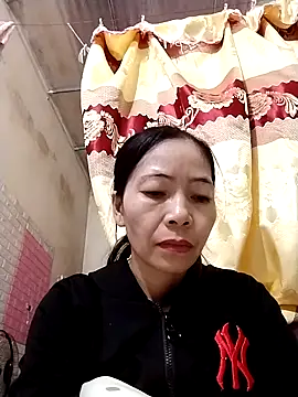 Snapshot of Cool-iponk chatting on December 15, 1:21 am Cool-iponk online show from December 15, 1:21 am