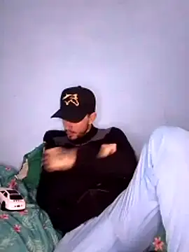 Snapshot of 30_GLADIADOR chatting on December 16, 4:06 am 30 GLADIADOR online show from December 16, 4:06 am